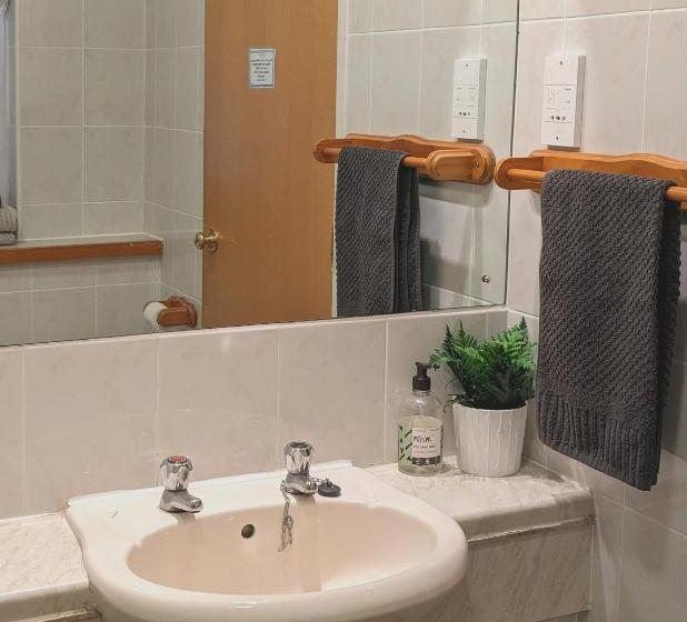 בית מלון כפרי The Whoop