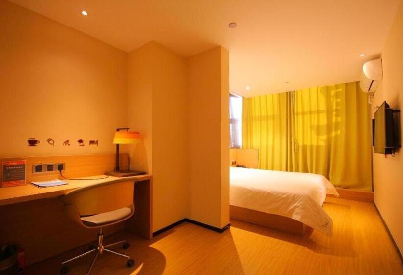 Iu Hotel Zhengzhou Erqi Wanda Plaza Daxue Road Branch