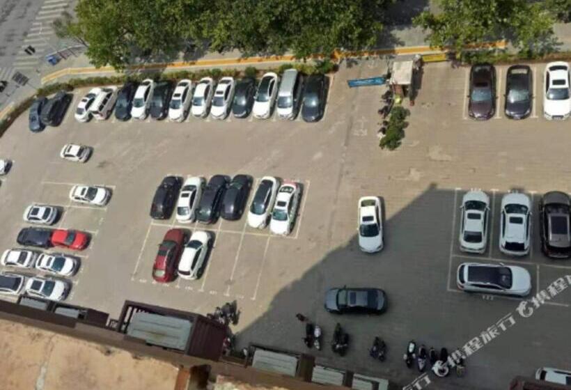 Iu Hotel Zhengzhou Erqi Wanda Plaza Daxue Road Branch