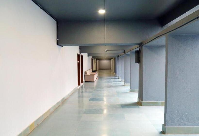 Kasa De Tortoise Hotel By Umrb Andheri Sport Complex