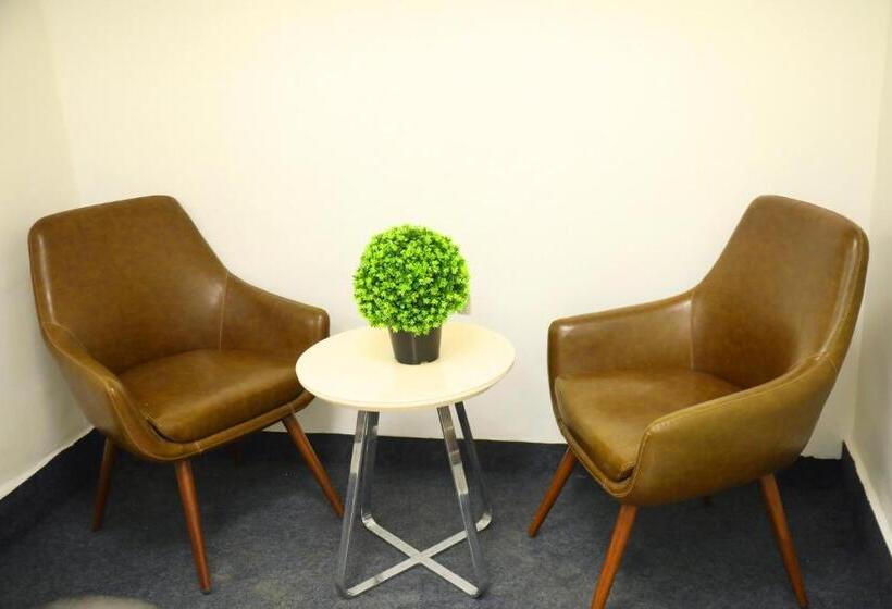 Kasa De Tortoise Hotel By Umrb Andheri Sport Complex