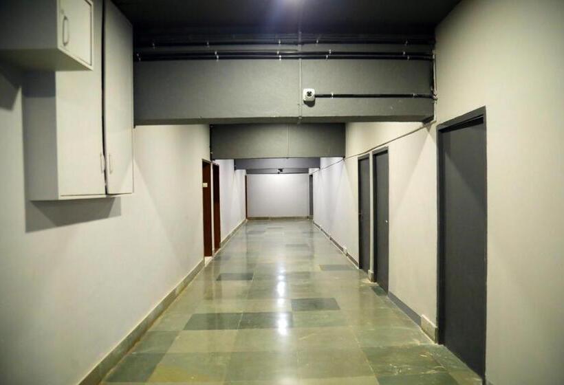 Kasa De Tortoise Hotel By Umrb Andheri Sport Complex