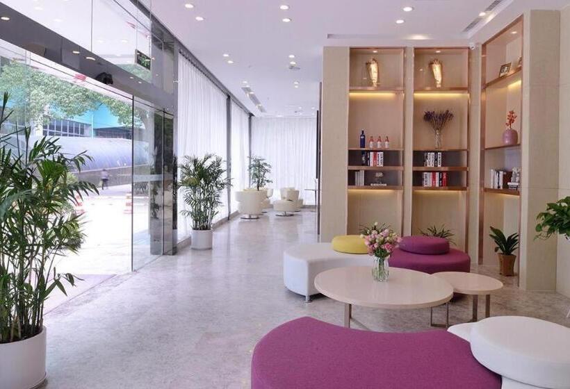 Lavande Hotel Wuhan Huazhong Normal University Guangbutun Metro Station