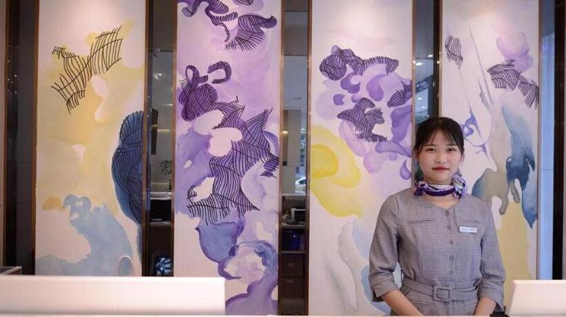 Lavande Hotel Wuhan Huazhong Normal University Guangbutun Metro Station