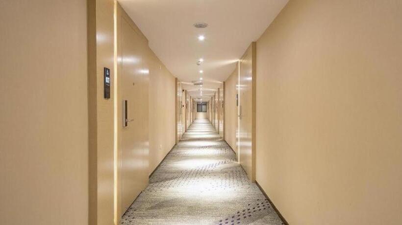 Lavande Hotel·xiangyang Tianyuan Four Seasons City