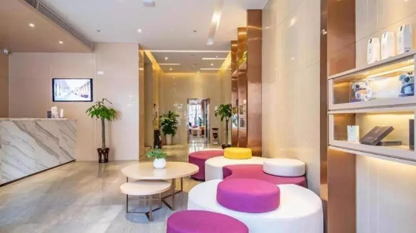 Lavande Hotel·xiangyang Tianyuan Four Seasons City