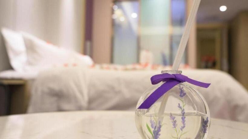 Lavande Hotel·xiangyang Tianyuan Four Seasons City