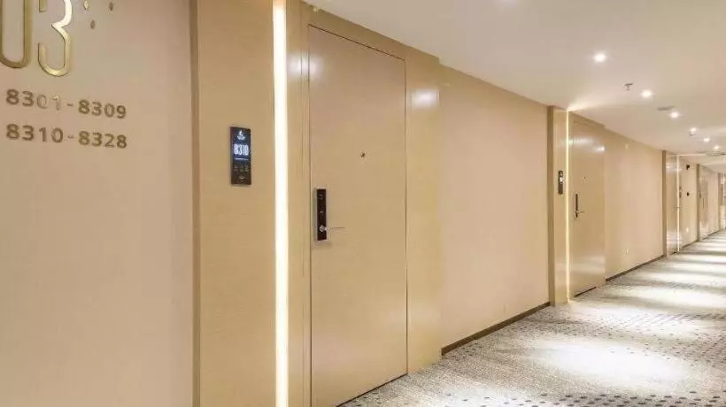 Lavande Hotel·xiangyang Tianyuan Four Seasons City