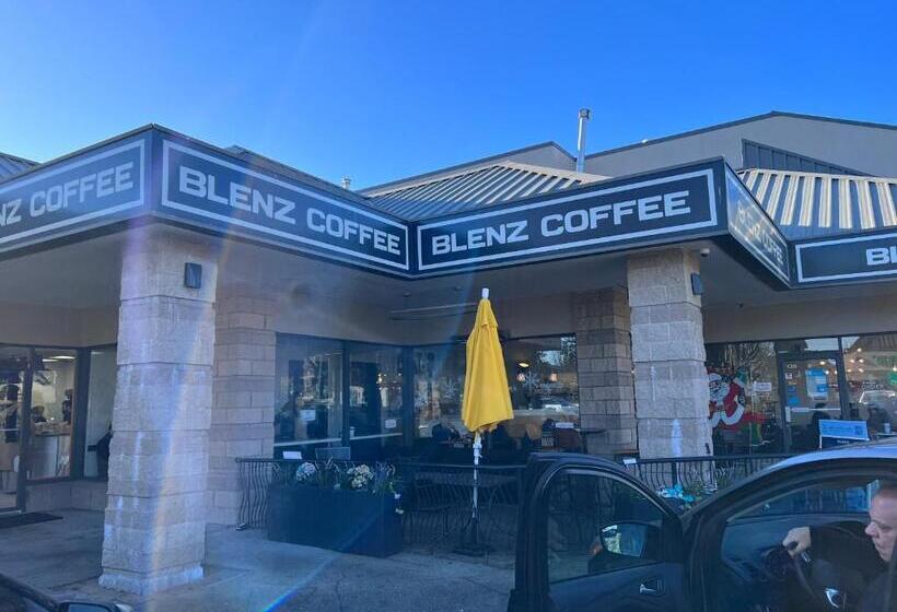 تختخواب و صبحانه Sunshine House # 3