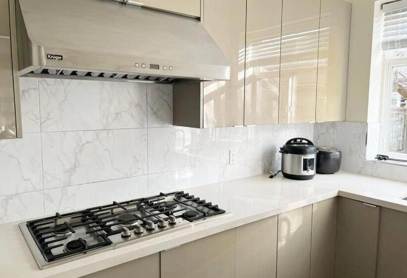 تختخواب و صبحانه Sunshine House # 3