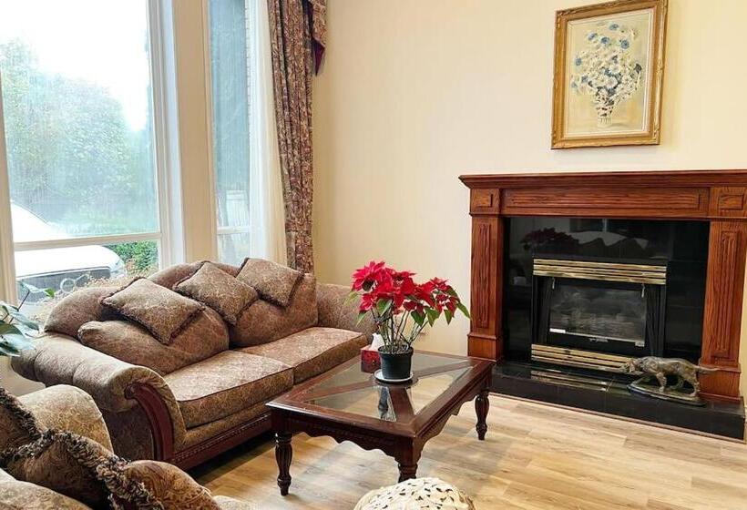 تختخواب و صبحانه Sunshine House # 3