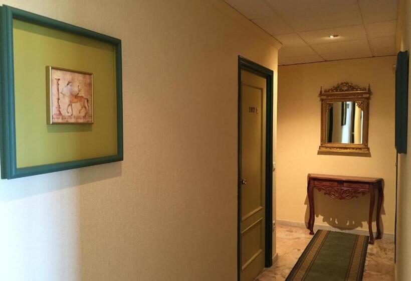 هتل Atalayas Zafra