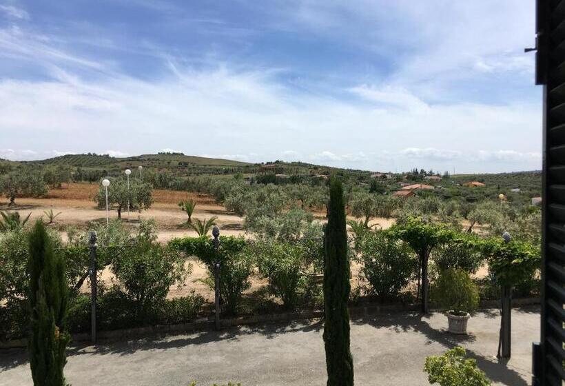 هتل Atalayas Zafra