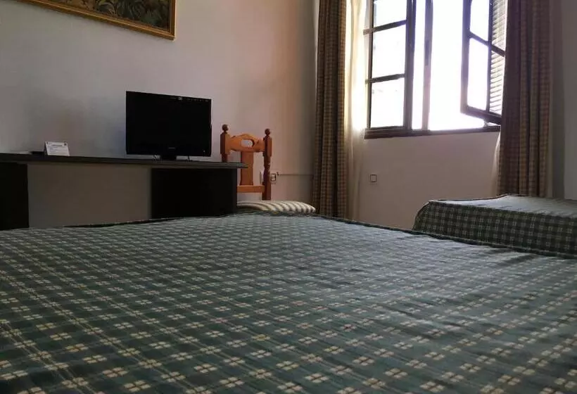 هتل Atalayas Zafra