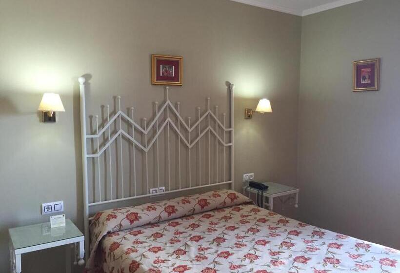 هتل Atalayas Zafra