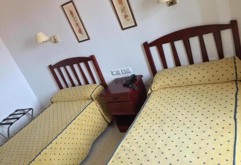 هتل Atalayas Zafra