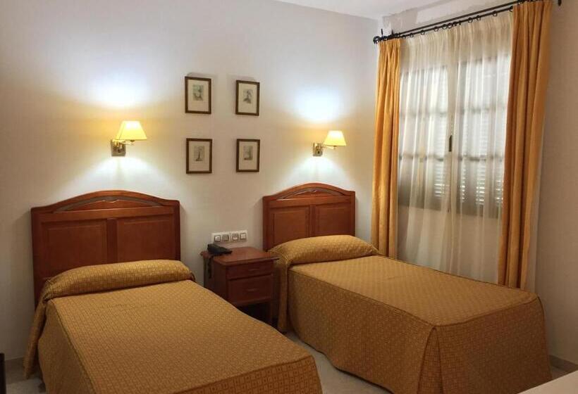 هتل Atalayas Zafra