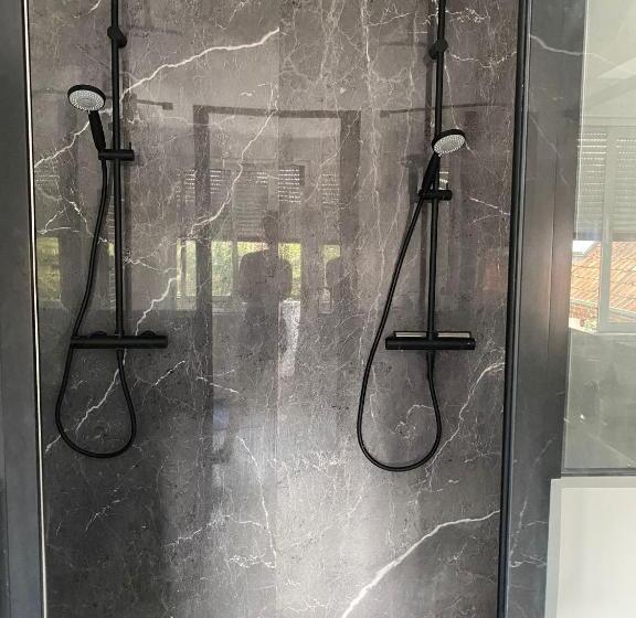 פנסיון La Fermette   Chambre Rock! De 45m2 Avec Lit King Size Proche D Arras