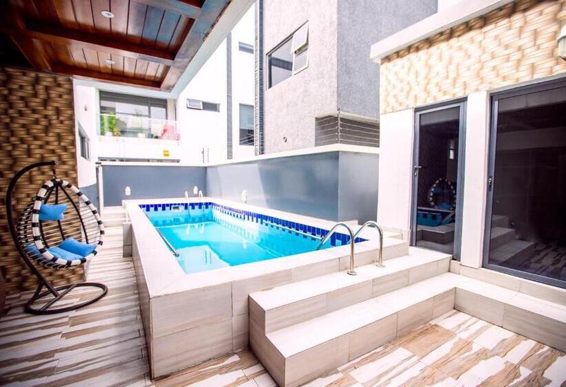 پانسیون Rushmore   Premier 1 Room