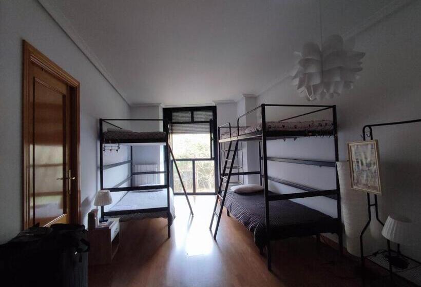 هاستل 3  Hab Compartida Masculina 8x