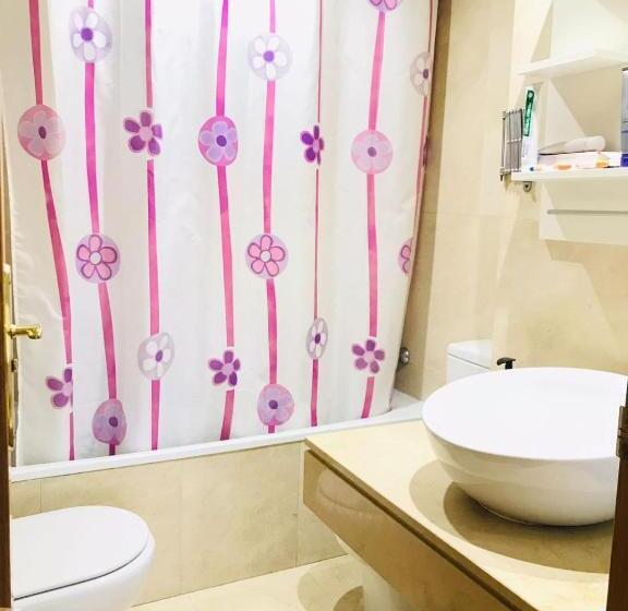 هاستل 3  Hab Compartida Masculina 8x