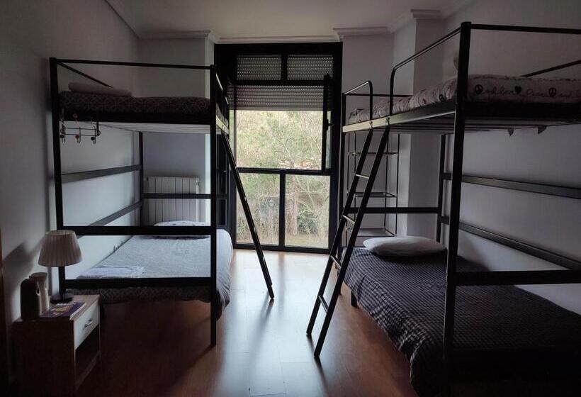 هاستل 3  Hab Compartida Masculina 8x