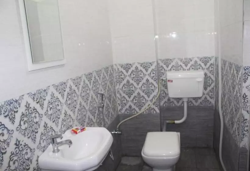 ホテル Krishna & Restaurant