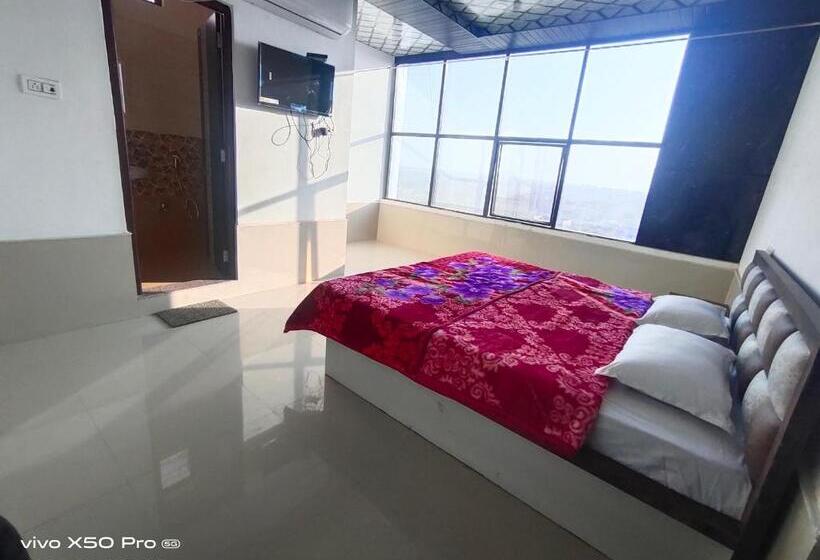 호텔 Krishna & Restaurant