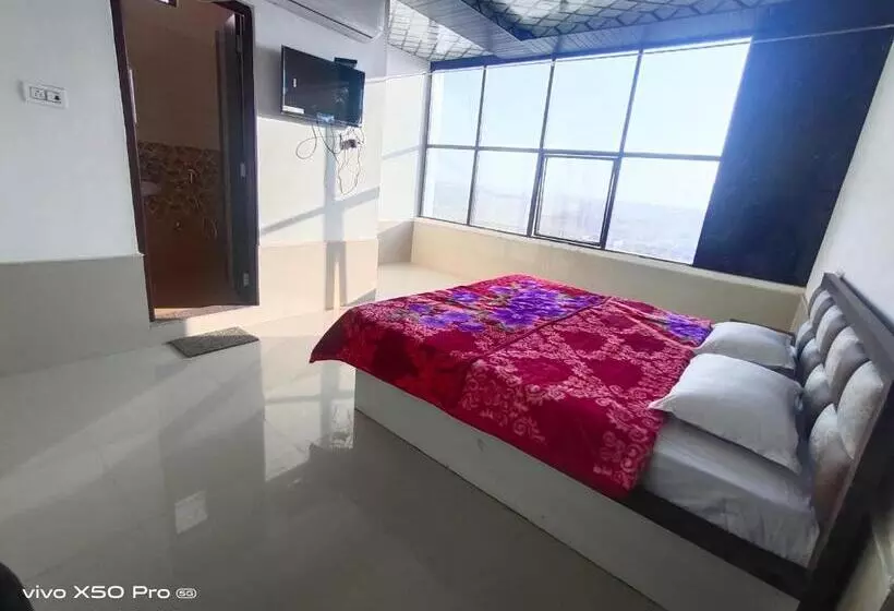 ホテル Krishna & Restaurant