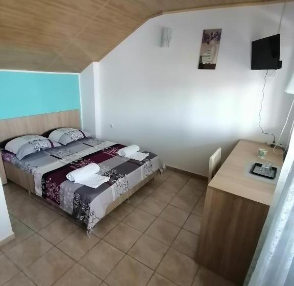 Pensão Bcm Family House