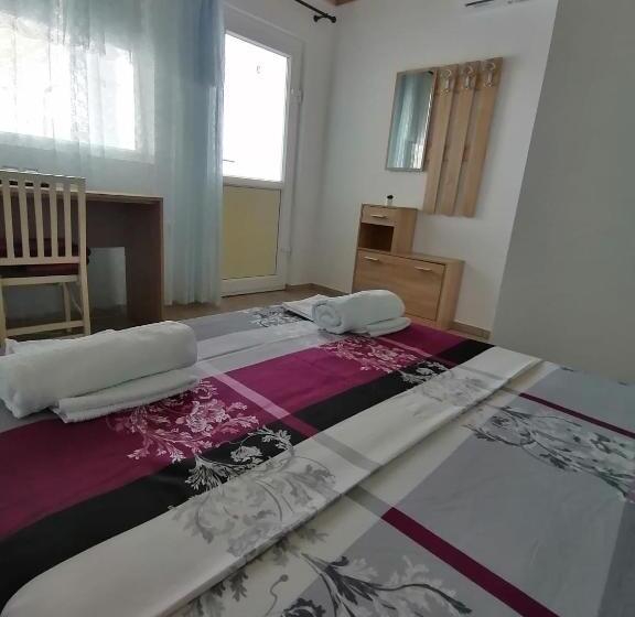 Pensão Bcm Family House