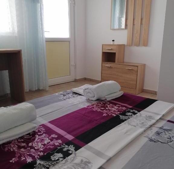 Pensão Bcm Family House