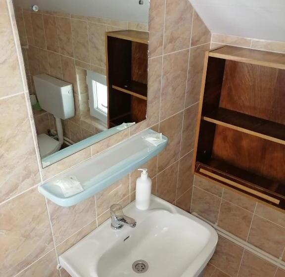 Pensão Bcm Family House