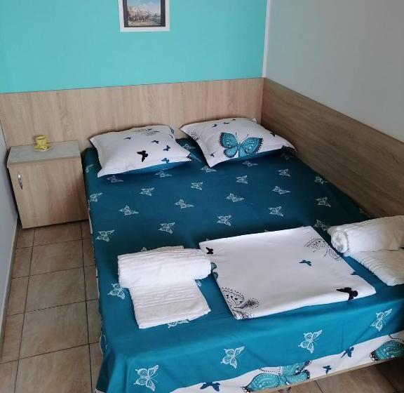 Pensão Bcm Family House