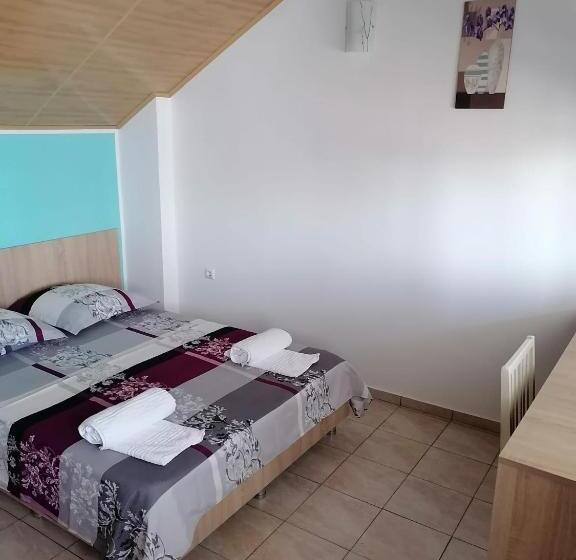 Pensão Bcm Family House