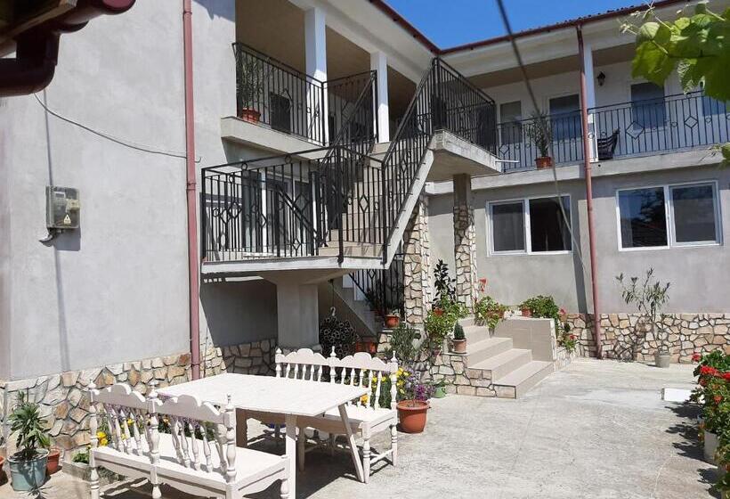 Pensão Bcm Family House