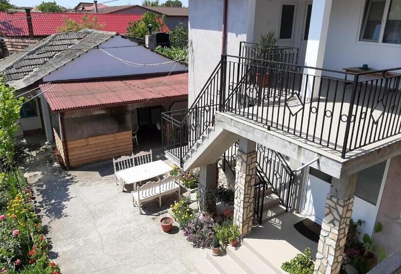 Pensão Bcm Family House