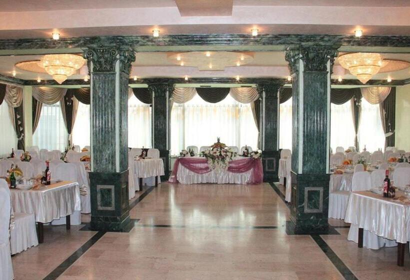 Argavand Hotel & Restaurant Complex