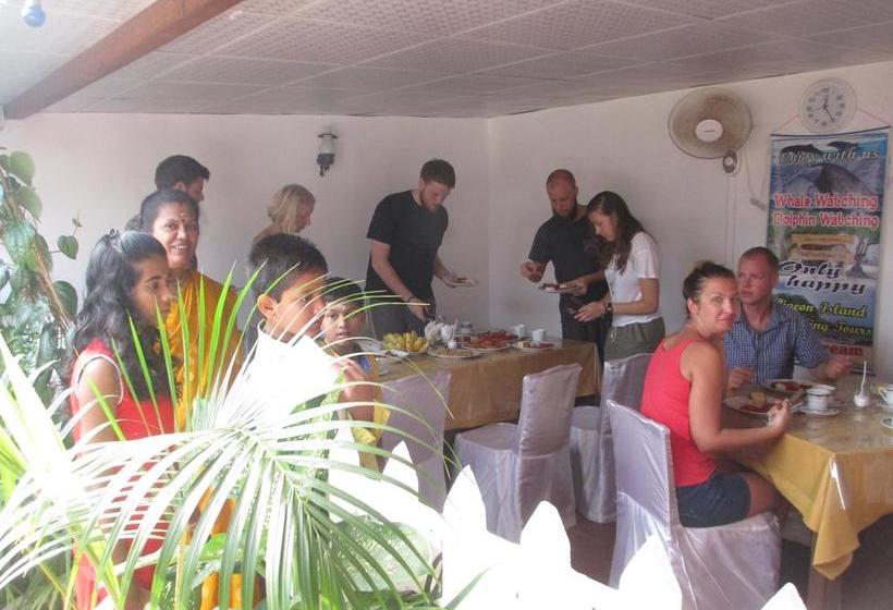 צימר Uppuveli Beach House