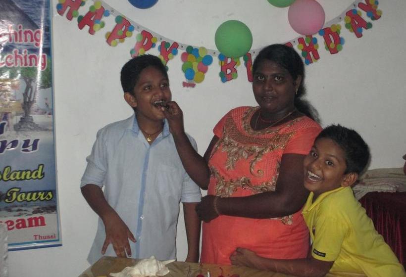 צימר Uppuveli Beach House