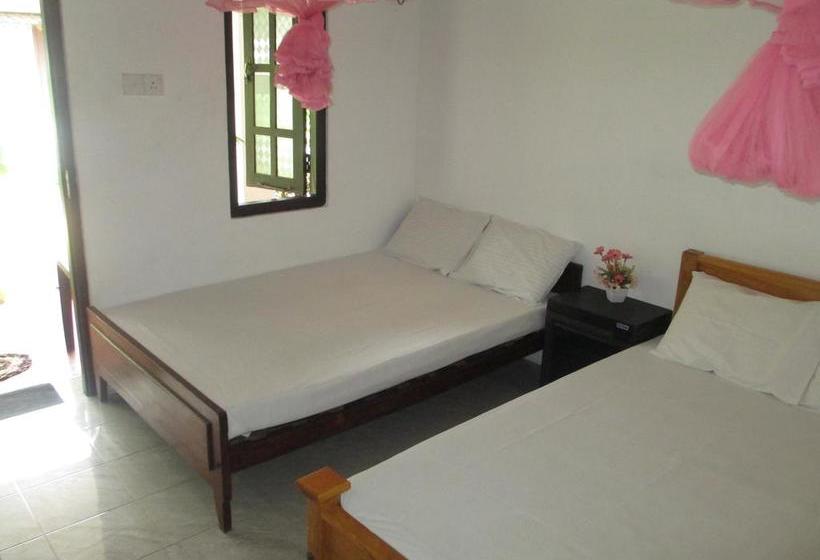 צימר Uppuveli Beach House