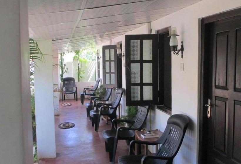 צימר Uppuveli Beach House