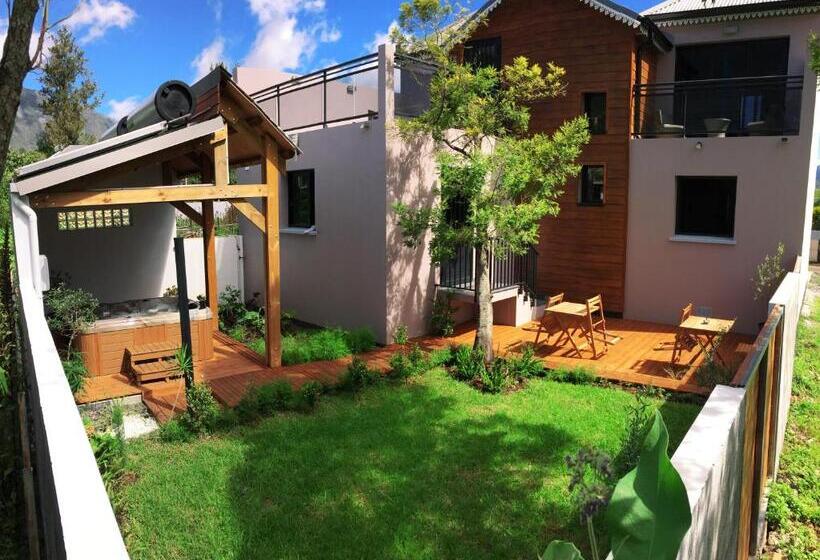 هتل La Villa Kazuera