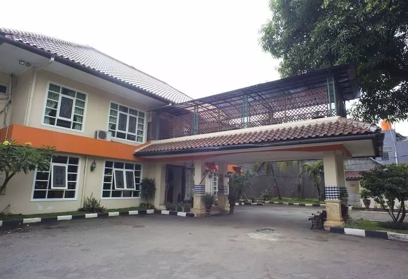 Hotelli Reddoorz @ Pejaten Raya