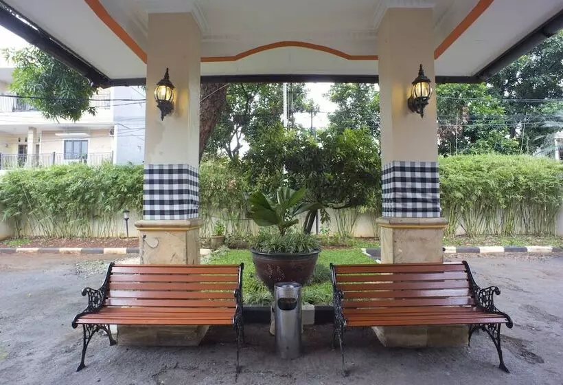 Hotelli Reddoorz @ Pejaten Raya