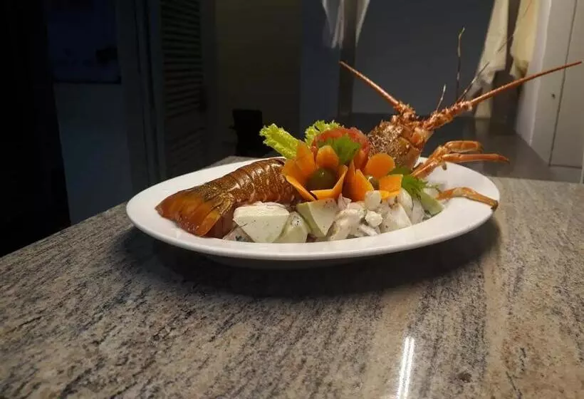 Hotelli Saprin Beach Resort