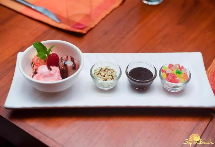 Hotelli Saprin Beach Resort