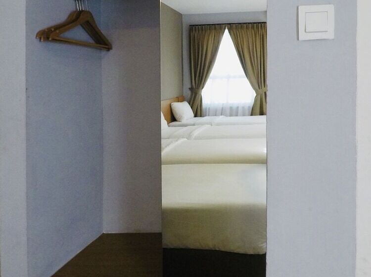 Hotel Ariana Iskandar