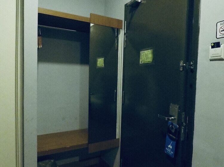 Hotel Ariana Iskandar