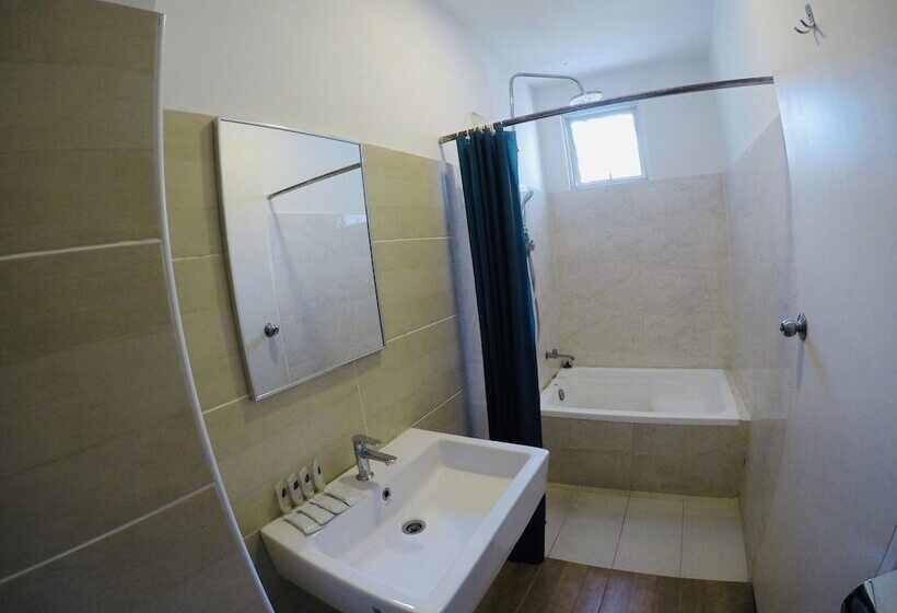 Hotel Ariana Iskandar